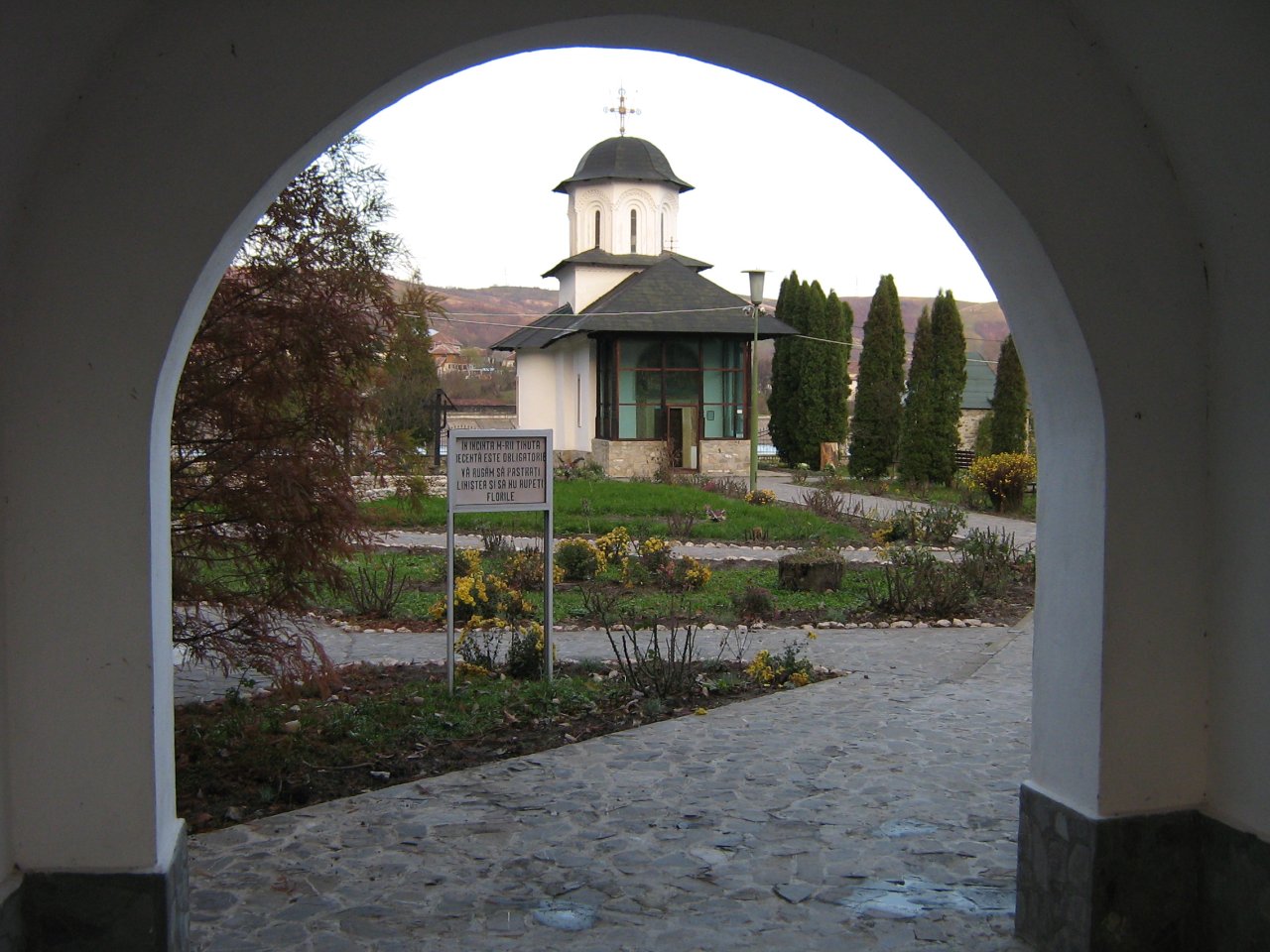Schitul Ostrov