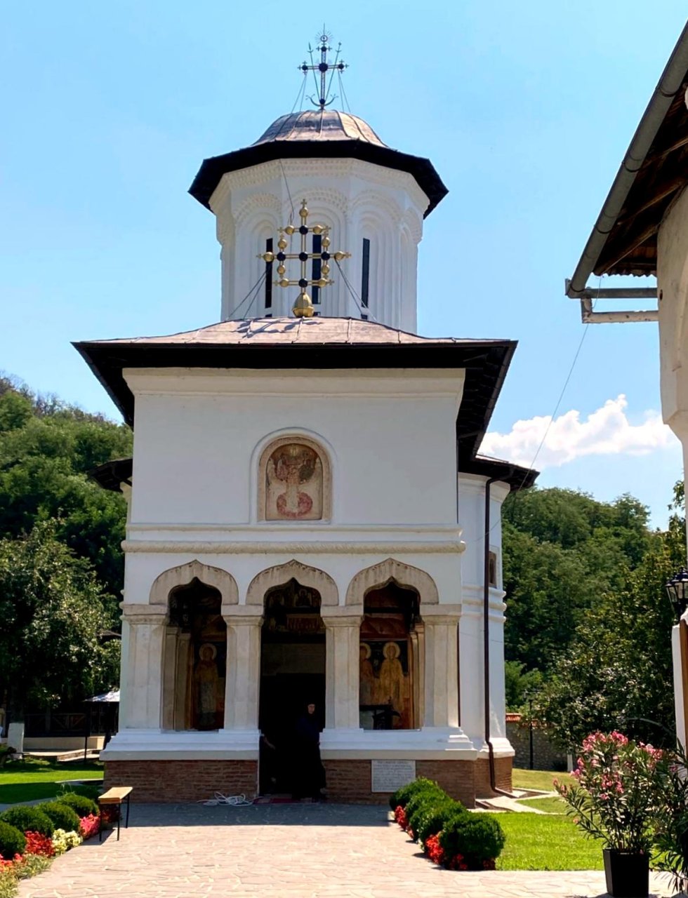 Mănăstirea Surpatele
